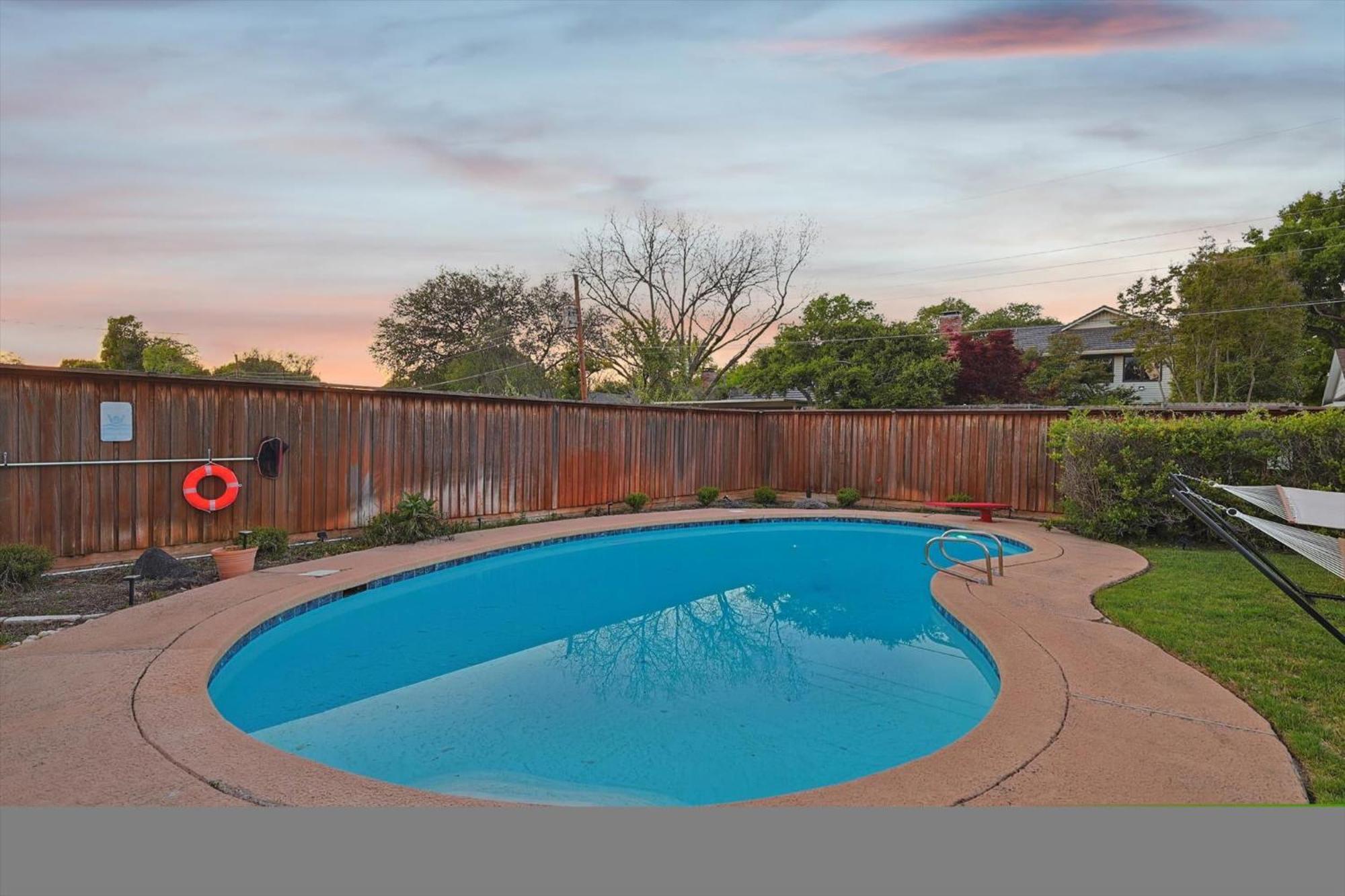 Spectacular 6br 2,5ba With Pool Сasa de vacaciones Dallas